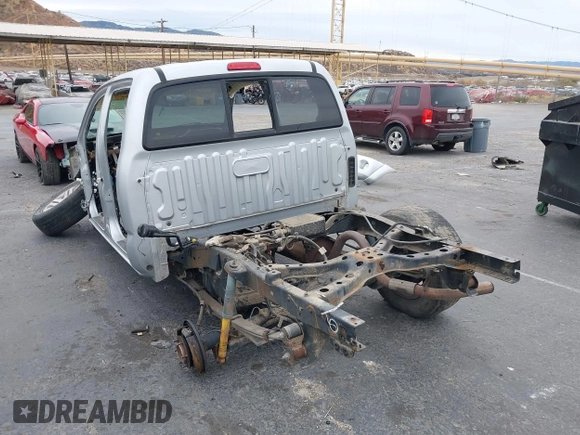2007 Toyota Tacoma with VIN 3TMLU42N67M010248, listed as a IAAI auction lot 40982477 with Not provided miles and . Bid and sale history available at DreamBid. Image 3.