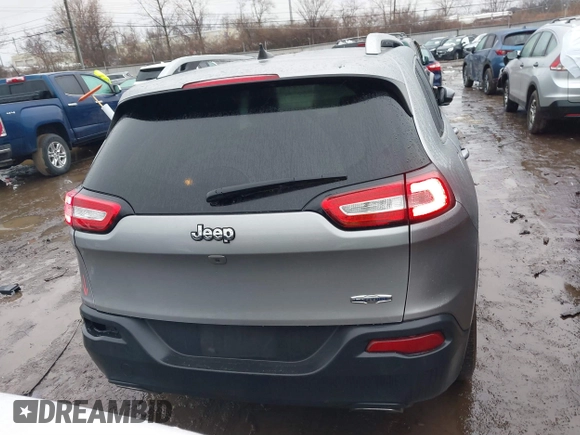 2016 Jeep Cherokee Latitude with VIN 1C4PJLCS8GW363504, listed as a IAAI auction lot 41543553 with 143,278 mi miles. Bid and sale history available at carsss.com. Image 17.