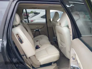 2007 Volvo XC90 I6 with VIN YV4CY982X71364072, listed as a IAAI auction lot 42048060 with 195,900 mi miles. Bid and sale history available at carsss.com. Image 8.