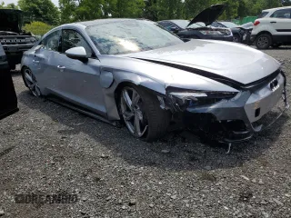 2024 Audi e-tron GT Prestige z VIN WAUDJBFW7R7001203, wystawiony jako Copart lot #63804904 z przebiegiem 48 mil mil oraz Szkody całkowita. Historia ofert i sprzedaży dostępna na DreamBid. Obrazek 4.