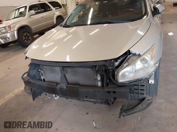 2012 Nissan Maxima S с VIN 1N4AA5AP3CC865645, выставлен на аукционе IAAI как лот 42121302 с пробегом 160 137 миль миль и . История ставок и продаж доступна на DreamBid. Изображение 12.