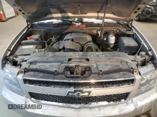 2008 Chevrolet Avalanche LTZ z VIN 3GNFK12338G294686, wystawiony jako Copart lot #41976675 z przebiegiem 143 713 mil mil oraz Czysty tytuł • Clean title. Historia ofert i sprzedaży dostępna na DreamBid. Obrazek 11.