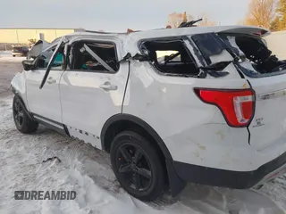 2017 Ford Explorer XLT с VIN 1FM5K8D84HGA25190, выставлен на аукционе IAAI как лот 41429617 с пробегом Не указан миль и . История ставок и продаж доступна на DreamBid. Изображение 3.