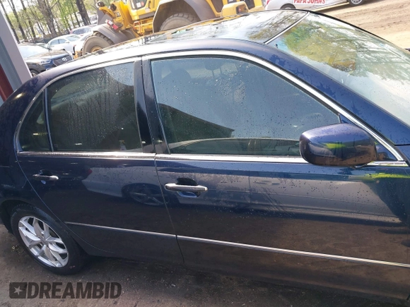 2004 Lexus LS 430 with VIN JTHBN36F740134774, listed as a IAAI auction lot 42023215 with 231,806 mi miles. Bid and sale history available at carsss.com. Image 13.