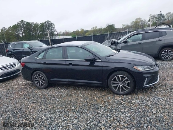 2025 Volkswagen Jetta SE with VIN 3VW7X7BU5SM029526, listed as a IAAI auction lot 41861941 with 5,791 mi miles. Bid and sale history available at carsss.com. Image 13.