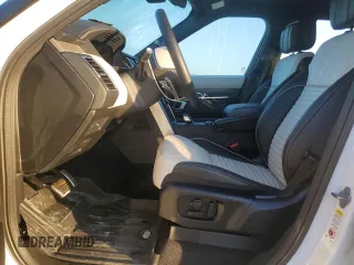 2024 Land Rover Discovery Metropolitan Edition with VIN SALRW4EU0R2487736, listed as a Copart auction lot 84212944 with 0 mi miles and Non Repairable. Bid and sale history available at carsss.com. Image 7.