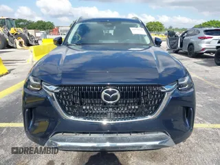 2024 Mazda CX-90 S z VIN JM3KK1HC6R1133173, wystawiony jako IAAI lot #41970944 z przebiegiem 28 664 mil mil oraz . Historia ofert i sprzedaży dostępna na DreamBid. Obrazek 12.