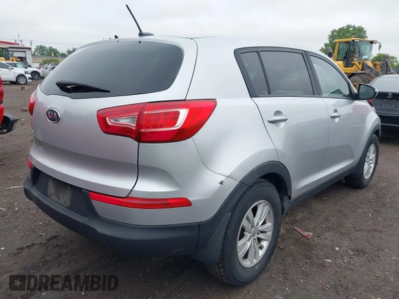2011 Kia Sportage LX z VIN KNDPB3A24B7099054, wystawiony jako IAAI lot #42358614 z przebiegiem 211 143 mil mil oraz . Historia ofert i sprzedaży dostępna na DreamBid. Obrazek 4.
