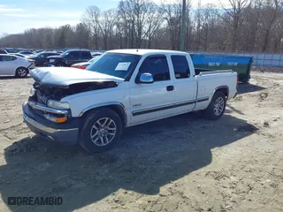2001 Chevrolet Silverado 1500 LT with VIN 1GCEC19T01Z152616, listed as a IAAI auction lot 41454877 with 208,347 mi miles. Bid and sale history available at carsss.com. Image 2.
