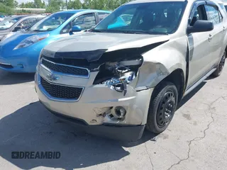 2013 Chevrolet Equinox LS z VIN 2GNFLCEK9D6213773, wystawiony jako IAAI lot #42286034 z przebiegiem Nie podano mil oraz . Historia ofert i sprzedaży dostępna na DreamBid. Obrazek 6.