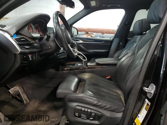 2016 BMW X5 xDrive50i z VIN 5UXKR6C58G0J83648, wystawiony jako Copart lot #58219015 z przebiegiem 96 254 mil mil oraz Szkoda całkowita • Salvage title. Historia ofert i sprzedaży dostępna na DreamBid. Obrazek 7.