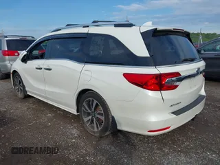 2018 Honda Odyssey Elite with VIN 5FNRL6H98JB045078, listed as a IAAI auction lot 42184758 with 144,981 mi miles. Bid and sale history available at carsss.com. Image 3.