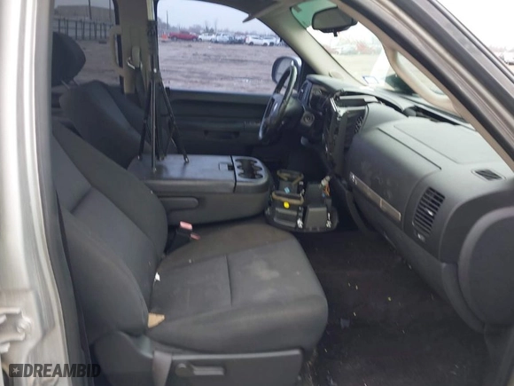 2011 GMC Sierra 1500 SLE with VIN 3GTP1VE03BG167260, listed as a IAAI auction lot 41421749 with 207,341 mi miles. Bid and sale history available at carsss.com. Image 5.