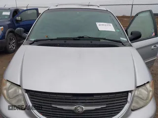 2001 Chrysler Town & Country Limited with VIN 2C8GP64L11R369621, listed as a IAAI auction lot 41952375 with 186,780 mi miles. Bid and sale history available at carsss.com. Image 6.