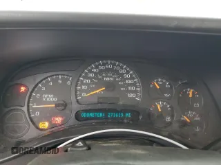 2005 GMC Yukon XL SLE z VIN 1GKEC16Z25J175610, wystawiony jako Copart lot #51051785 z przebiegiem 271 619 mil mil oraz Szkoda całkowita • Salvage title. Historia ofert i sprzedaży dostępna na DreamBid. Obrazek 9.