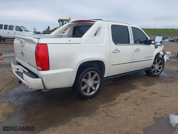 2007 Cadillac Escalade EXT with VIN 3GYFK62857G294182, listed as a IAAI auction lot 41724328 with 177234 miles. Bid and sale history available at carsss.com. Image 4.