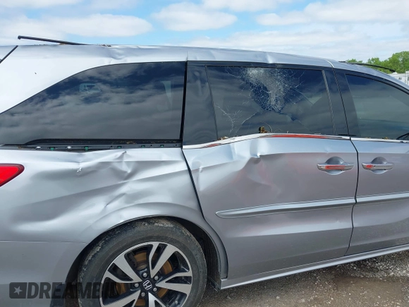 2018 Honda Odyssey Elite with VIN 5FNRL6H92JB004882, listed as a IAAI auction lot 41901028 with 160,889 mi miles and . Bid and sale history available at DreamBid. Image 6.