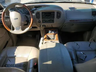 2002 Lincoln Navigator z VIN 5LMFU28R42LJ11223, wystawiony jako Copart lot #57127995 z przebiegiem 170 321 mil mil oraz Szkoda całkowita • Salvage title. Historia ofert i sprzedaży dostępna na DreamBid. Obrazek 8.