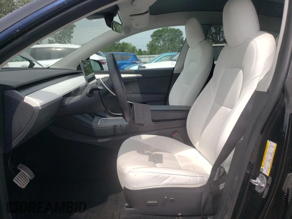 2022 Tesla Model Y Performance z VIN 7SAYGDEF7NF523532, wystawiony jako Copart lot #59949915 z przebiegiem 50 428 mil mil oraz Szkoda całkowita • Salvage title. Historia ofert i sprzedaży dostępna na DreamBid. Obrazek 7.