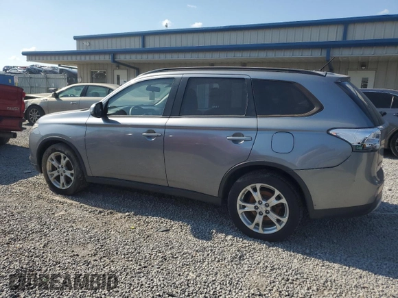 2015 Mitsubishi Outlander SE with VIN JA4AZ3A32FZ008250, listed as a Copart auction lot 62497555 with Not provided miles and Salvage title. Bid and sale history available at DreamBid. Image 2.
