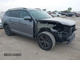 2021 Volkswagen Atlas SE с VIN 1V2NR2CA4MC529207, выставлен на аукционе IAAI как лот 42265026 с пробегом 53 185 миль миль и . История ставок и продаж доступна на DreamBid. Изображение 1.