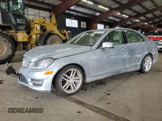 2013 Mercedes-Benz C 300 Sport с VIN WDDGF8AB0DG123506, выставлен на аукционе Copart как лот 42513155 с пробегом 120 686 миль миль и Списание • Salvage title. История ставок и продаж доступна на DreamBid. Изображение 1.