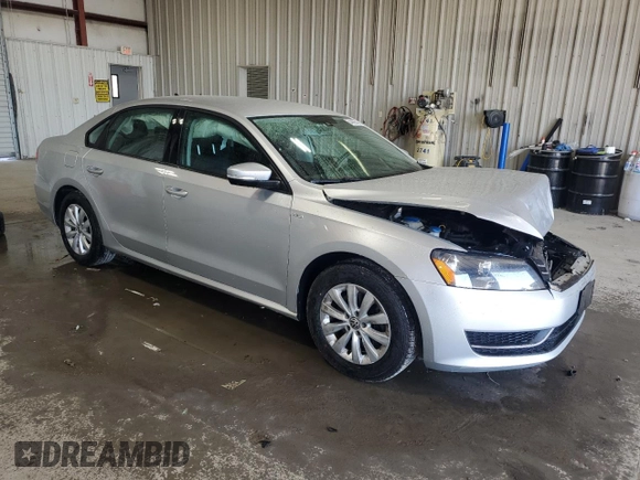 2015 Volkswagen Passat Limited Edition Edition z VIN 1VWAT7A39FC044466, wystawiony jako Copart lot #54442945 z przebiegiem 107 925 mil mil oraz Szkoda całkowita • Salvage title. Historia ofert i sprzedaży dostępna na DreamBid. Obrazek 4.