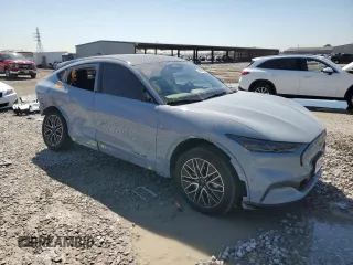 2024 Ford Mustang Mach-E Premium z VIN 3FMTK3R72RMA15369, wystawiony jako Copart lot #50387625 z przebiegiem 1 440 mil mil oraz Szkoda całkowita • Salvage title. Historia ofert i sprzedaży dostępna na DreamBid. Obrazek 4.