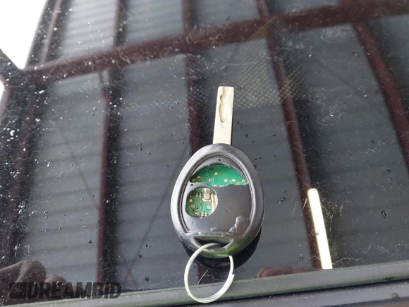 2003 MINI Hardtop с VIN WMWRC33473TC39868, выставлен на аукционе IAAI как лот 41279678 с пробегом 162 005 миль миль и . История ставок и продаж доступна на DreamBid. Изображение 11.