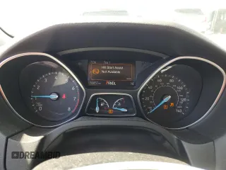 2018 Ford Focus SE z VIN 1FADP3F29JL295712, wystawiony jako Copart lot #53361485 z przebiegiem 55 857 mil mil oraz Szkody całkowita. Historia ofert i sprzedaży dostępna na DreamBid. Obrazek 9.