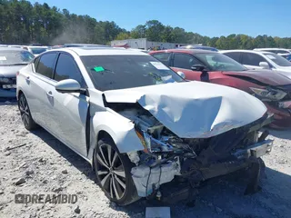 2020 Nissan Altima Platinum with VIN 1N4BL4FV3LC226469, listed as a IAAI auction lot 40570373 with 72,483 mi miles and . Bid and sale history available at carsss.com. Image 1.