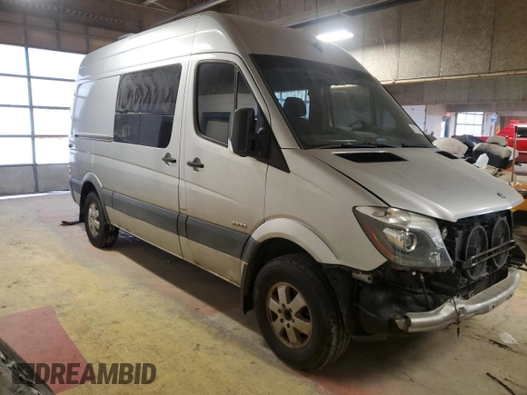 2014 Mercedes-Benz Sprinter with VIN WD3PE7DC8E5935347, listed as a Copart auction lot 88252445 with 187,828 mi miles and Salvage Title. Bid and sale history available at DreamBid. Image 4.