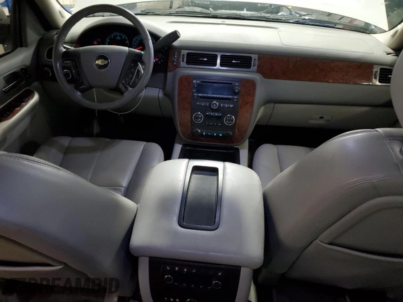 2008 Chevrolet Suburban Commercial with VIN 1GNFK16398J224604, listed as a Copart auction lot 79661914 with 197,033 mi miles and Salvage Title. Bid and sale history available at carsss.com. Image 8.
