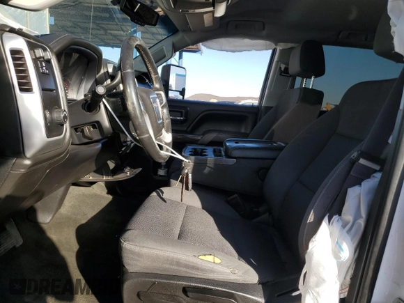 2016 GMC Sierra 1500 with VIN 1GT11SEG3GF153109, listed as a Copart auction lot 43097415 with 170,875 mi miles and Salvage Title. Bid and sale history available at DreamBid. Image 7.