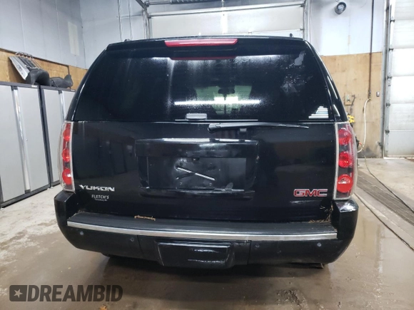 2013 GMC Yukon Denali z VIN 1GKS2EEFXDR200614, wystawiony jako Copart lot #54401155 z przebiegiem 178 481 mil mil oraz Czysty tytuł • Clean title. Historia ofert i sprzedaży dostępna na DreamBid. Obrazek 6.