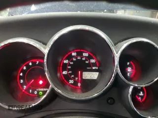 2004 Pontiac Vibe z VIN 5Y2SM64864Z432531, wystawiony jako Copart lot #46881005 z przebiegiem 229 626 mil mil oraz Czysty tytuł • Clean title. Historia ofert i sprzedaży dostępna na DreamBid. Obrazek 9.