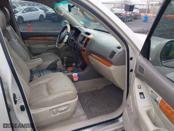 2003 Lexus GX 470 with VIN JTJBT20X430006376, listed as a IAAI auction lot 41921606 with 274095 miles. Bid and sale history available at carsss.com. Image 5.
