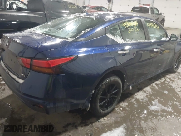 2019 Nissan Altima 2.5 S with VIN 1N4BL4BWXKC204322, listed as a IAAI auction lot 41340724 with 44,573 mi miles. Bid and sale history available at carsss.com. Image 4.