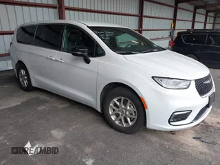 2025 Chrysler Pacifica Select with VIN 2C4RC1BG3SR513685, listed as a IAAI auction lot 42603086 with 27,004 mi miles and . Bid and sale history available at DreamBid. Image 1.