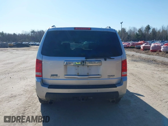 2011 Honda Pilot Touring with VIN 5FNYF4H96BB012122, listed as a IAAI auction lot 42071924 with 211,000 mi miles. Bid and sale history available at carsss.com. Image 16.