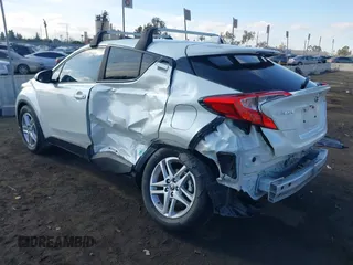 2020 Toyota C-HR LE with VIN JTNKHMBX6L1076433, listed as a IAAI auction lot 40975841 with 20,687 mi miles. Bid and sale history available at carsss.com. Image 3.