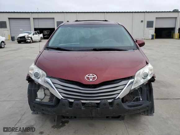 2014 Toyota Sienna XLE with VIN 5TDYK3DC1ES463174, listed as a Copart auction lot 43622065 with 139,406 mi miles and Salvage Title. Bid and sale history available at carsss.com. Image 5.