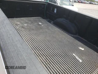 2023 Ford F-250 XL z VIN 1FTBF2AA9PED40870, wystawiony jako Copart lot #60814915 z przebiegiem Nie podano mil oraz Nie do naprawy • Non repairable. Historia ofert i sprzedaży dostępna na DreamBid. Obrazek 10.