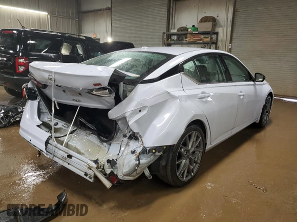 2024 Nissan Altima SR with VIN 1N4BL4CV8RN411702, listed as a Copart auction lot 50154555 with 8,680 mi miles and Salvage Title. Bid and sale history available at carsss.com. Image 3.