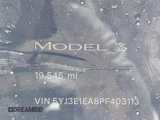 2023 Tesla Model 3 z VIN 5YJ3E1EA8PF403113, wystawiony jako IAAI lot #41967532 z przebiegiem 19 545 mil mil oraz . Historia ofert i sprzedaży dostępna na DreamBid. Obrazek 14.