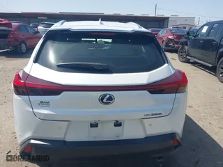 2021 Lexus UX with VIN JTHX9JBH9M2040678, listed as a IAAI auction lot 41727164 with 71,004 mi miles. Bid and sale history available at carsss.com. Image 16.