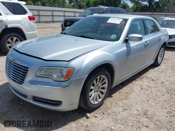 2013 Chrysler 300 z VIN 2C3CCAAG4DH728383, wystawiony jako IAAI lot #42243346 z przebiegiem 208 955 mil mil oraz . Historia ofert i sprzedaży dostępna na DreamBid. Obrazek 18.