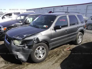 2004 Ford Escape XLT с VIN 1FMYU03154DA10464, выставлен на аукционе IAAI как лот 26231220 с пробегом 102 279 миль миль и . История ставок и продаж доступна на DreamBid. Изображение 2.
