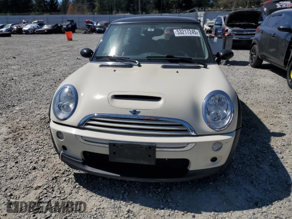 2006 MINI Hardtop S z VIN WMWRE33526TJ48561, wystawiony jako Copart lot #53217245 z przebiegiem 154 128 mil mil oraz Czysty tytuł • Clean title. Historia ofert i sprzedaży dostępna na DreamBid. Obrazek 5.