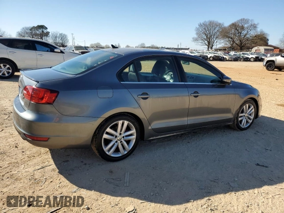 2013 Volkswagen Jetta GLI Autobahn z VIN 3VW4A7AJ0DM221810, wystawiony jako Copart lot #48561895 z przebiegiem 132 921 mil mil oraz Szkoda całkowita • Salvage title. Historia ofert i sprzedaży dostępna na DreamBid. Obrazek 3.